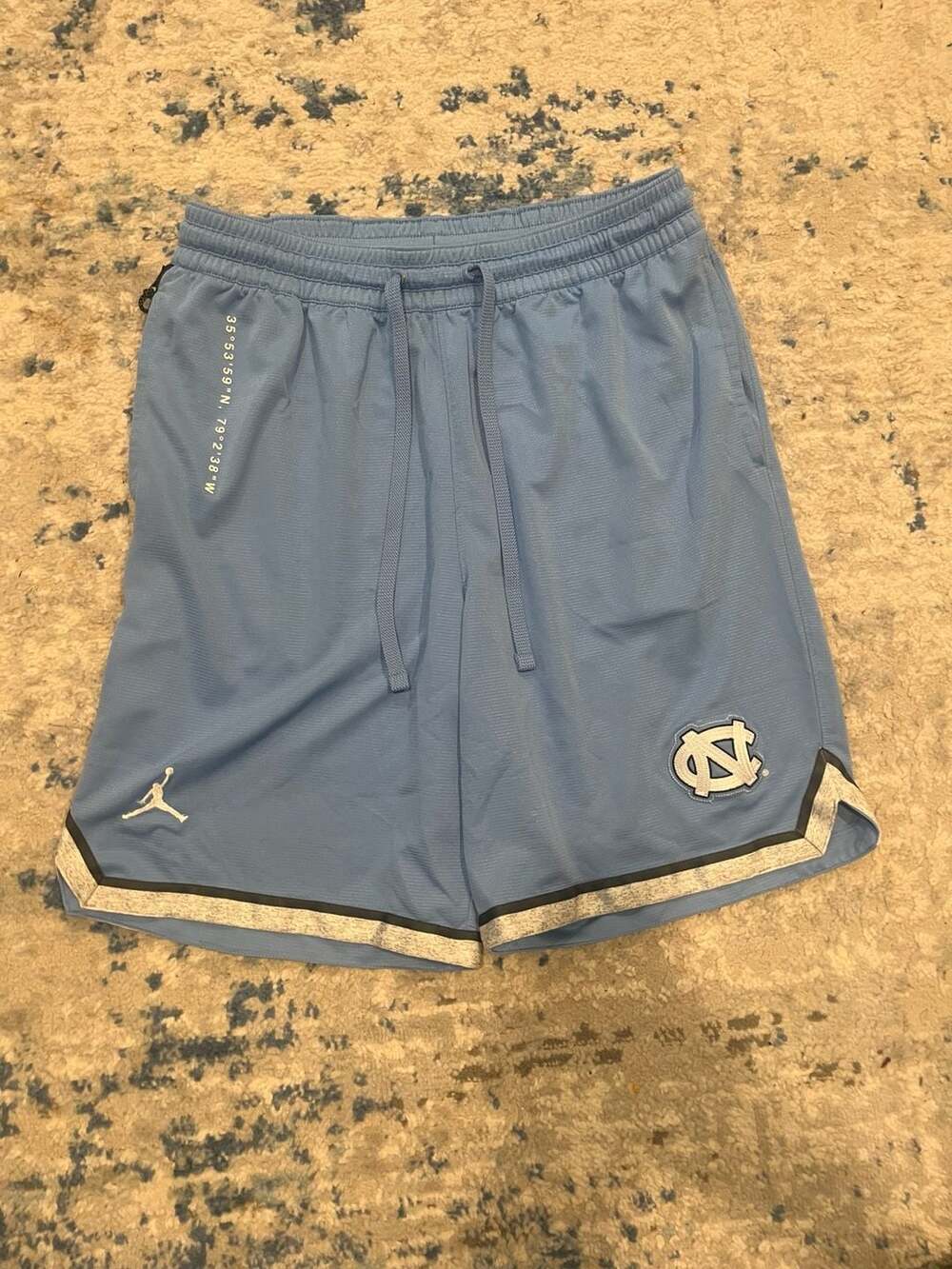Jordan UNC Tar Heels Basketball Shorts Size L Blue Mesh